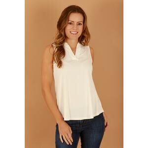NWT - WHITE V NECK SLEEVELESS TOP - Small